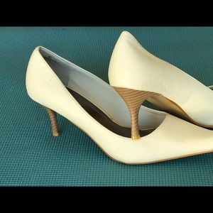 Women’s Varsavia Viamara high heel pumps,Size 11M.